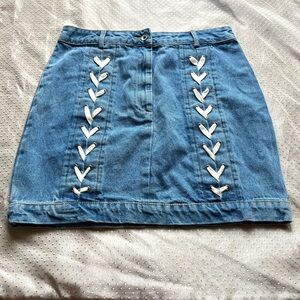 Denim thigh length high waisted skirt from the brand “endless rose” in a Medium